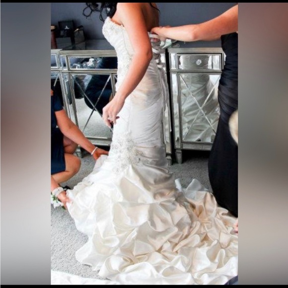 Maggie Sottero Cream Wedding Dress - Picture 5 of 5